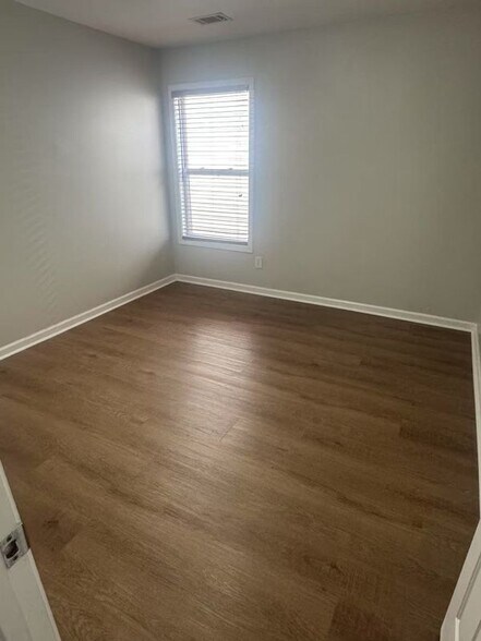 Building Photo - 3282 Briaroak Dr
