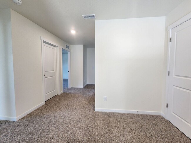 Building Photo - Stunning New Build In Wide Open Bennett!