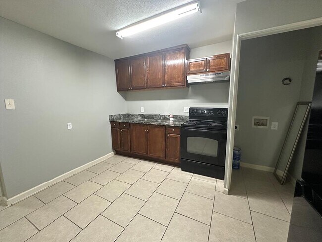 Building Photo - 107 Altic St