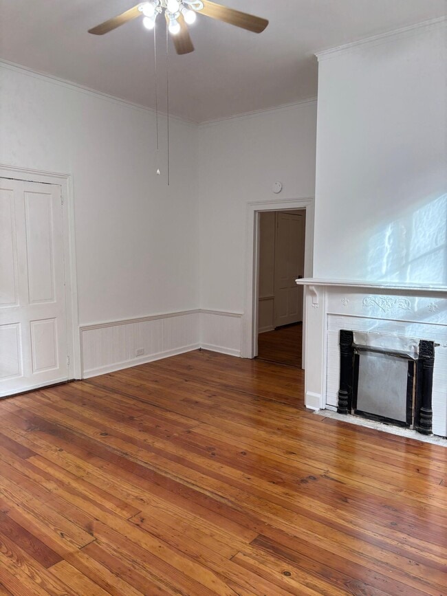 Building Photo - 403 W Hampton Ave