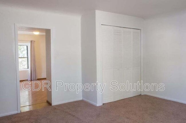 Building Photo - 305 Wilshire Dr SW