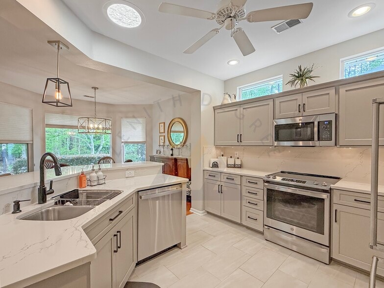 Building Photo - 20 Fickling Ct