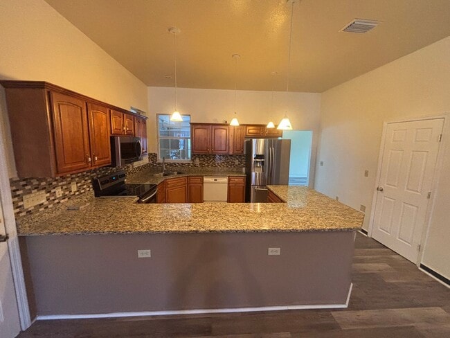 Building Photo - Large home and yard- 4/4 won't last