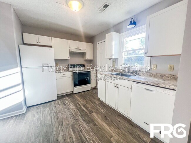 Building Photo - 107 Chesterfield Ct