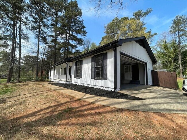 Building Photo - 1202 Lafayette Dr SW