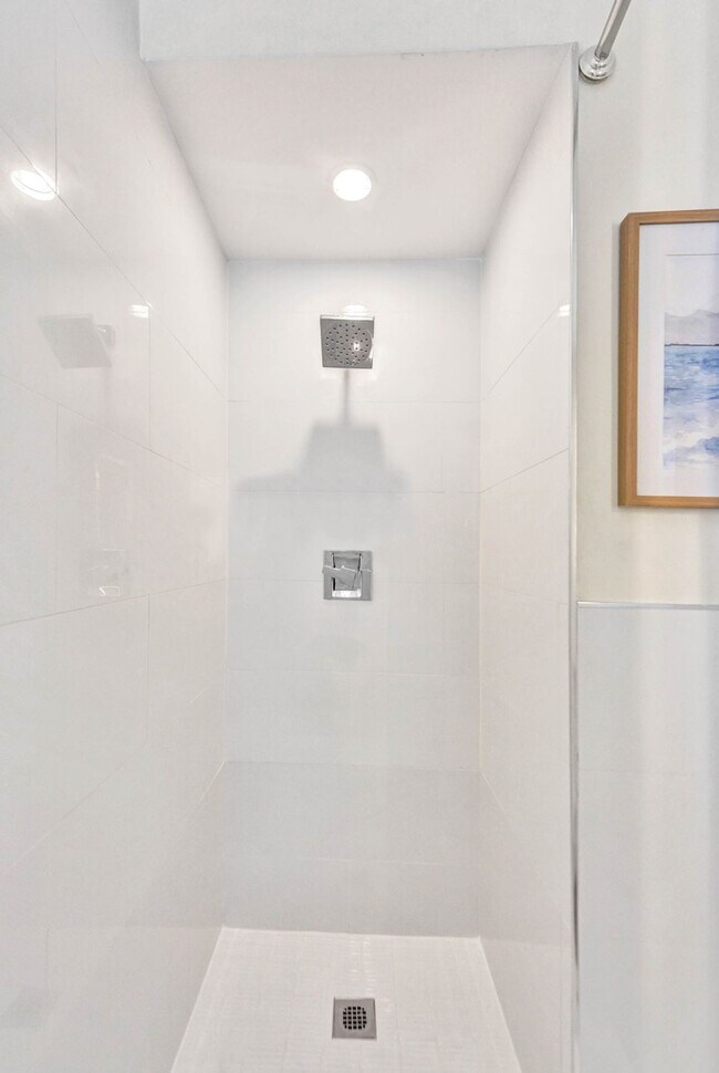 Building Photo - 3020 Seville St