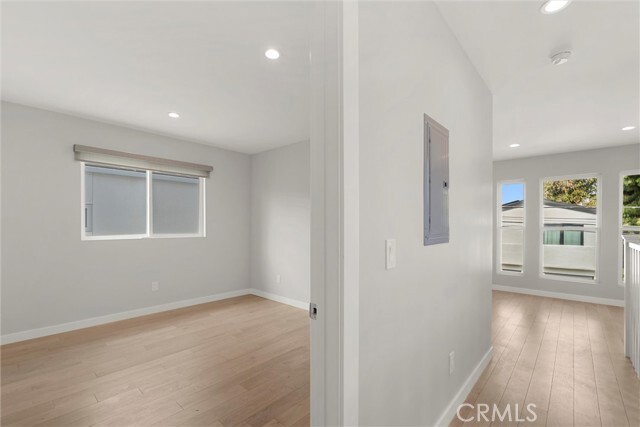 Building Photo - 385 Orlena Ave