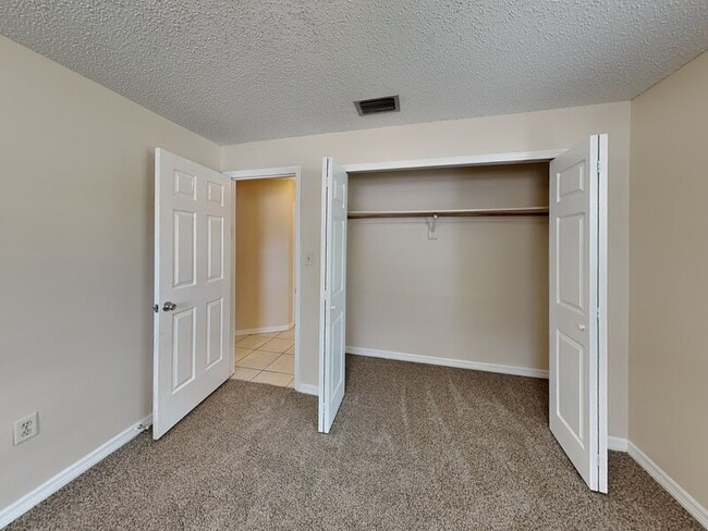 Building Photo - 32718 Blossom Ln