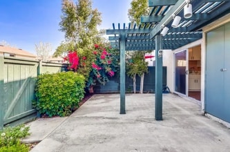 Building Photo - Move-In Ready Condo in Quiet Community