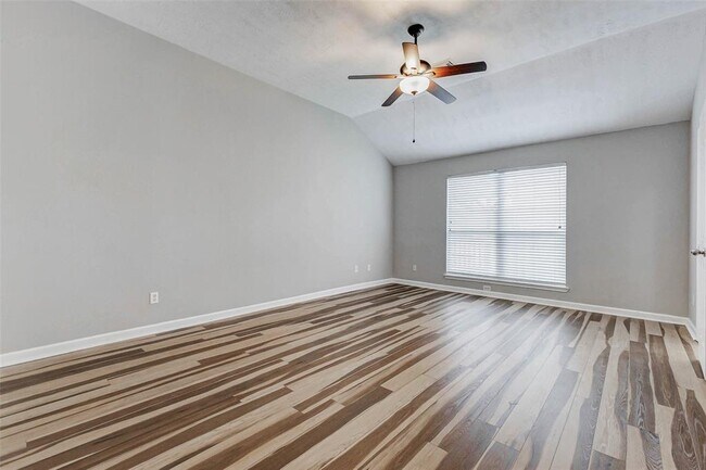 Building Photo - 18455 Sunrise Pines Dr