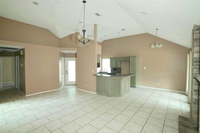 Building Photo - 1906 Woodhue Dr