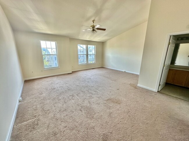 Building Photo - Fantastic 3 Bedroom Townhouse in Wellingto...