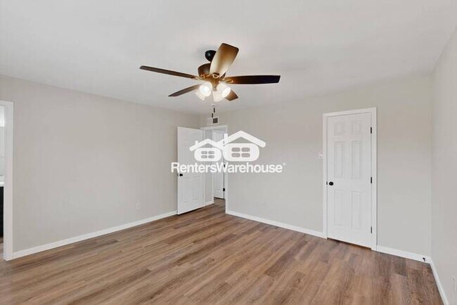 Building Photo - MOVE IN READY - 3BED/2BATH - THE COLONY, T...