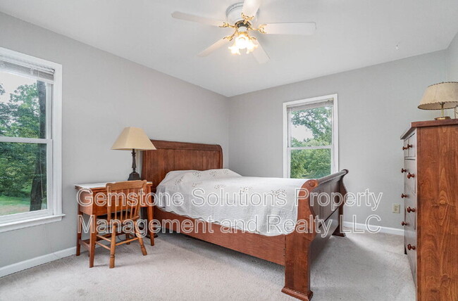 Building Photo - 4446 Pratt Ln