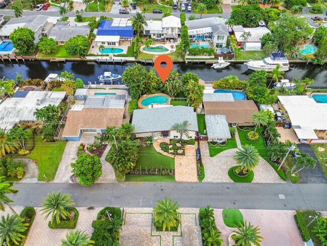 Building Photo - 2530 Okeechobee Ln