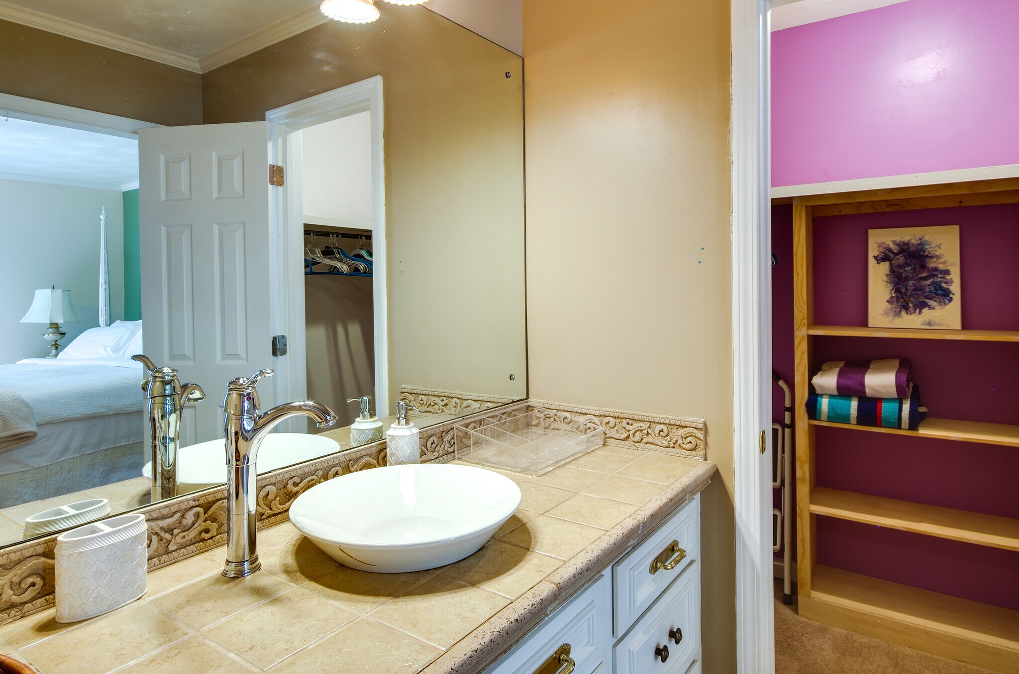 Master Bath - 5846 Clubview Dr