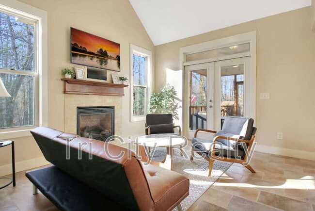 Building Photo - 175 Ridgeway Ct