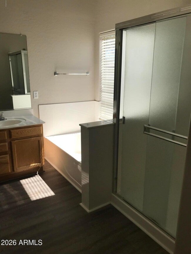 Building Photo - 5123 E Libby St