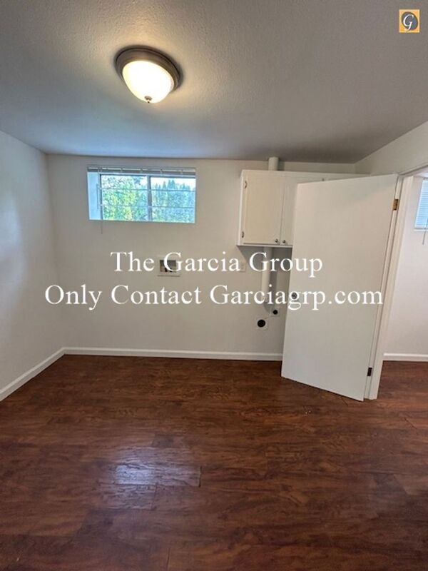 Building Photo - 17050 SE Gurnee Ave