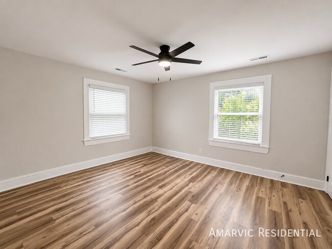 Building Photo - 306 Watauga Ave
