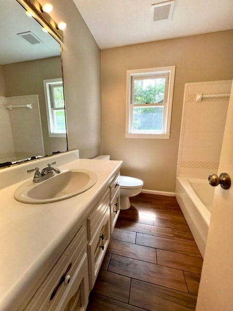 Building Photo - 2115 Northwood Cir