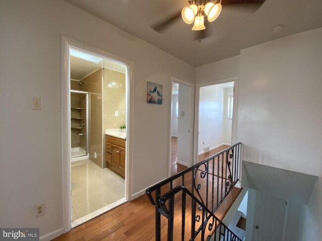 Building Photo - 12673 Biscayne Dr