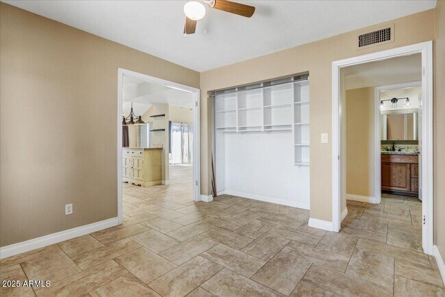 Building Photo - 1644 N Ventura Ln