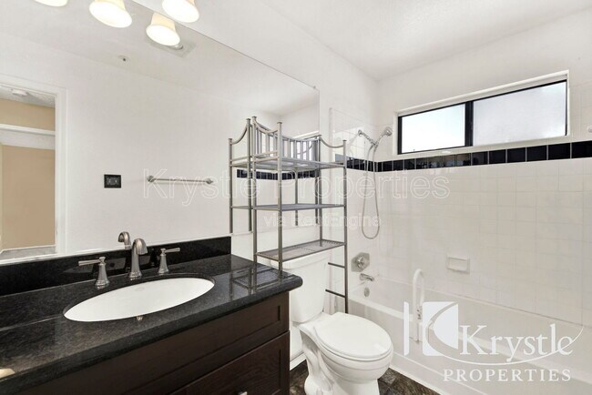 Building Photo - 1201 Glen Cove Pkwy