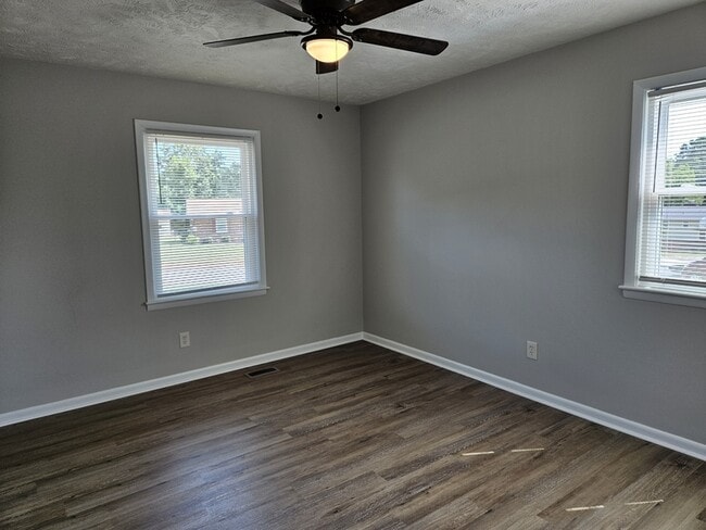 Building Photo - 309 Murray Fork Dr