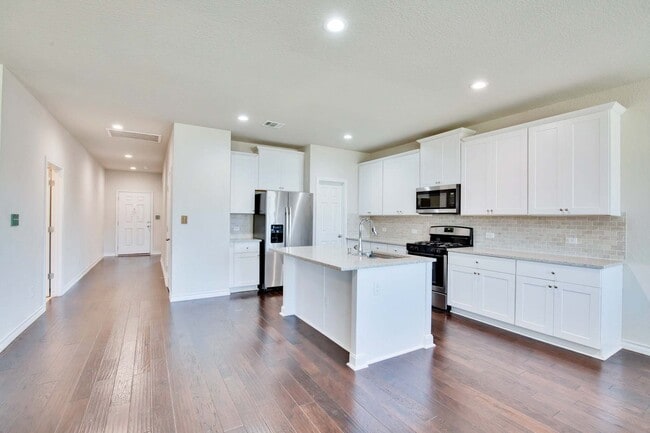 Building Photo - 8008 Massa Dr