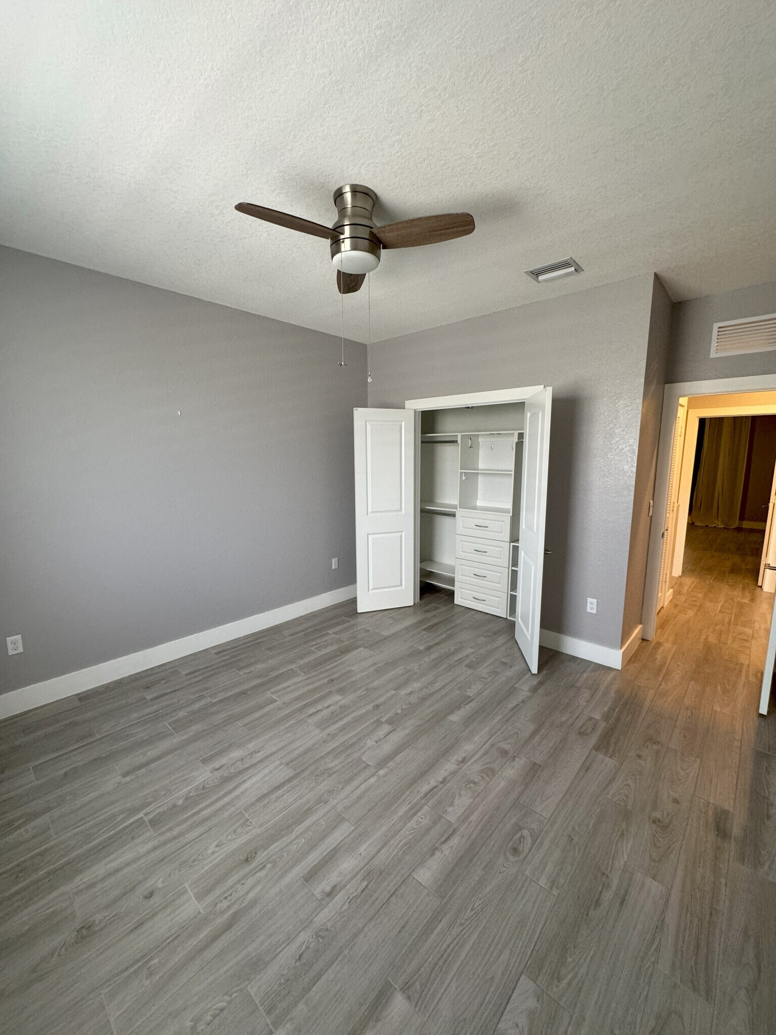 2 Room - 1763 SE 8th Pl