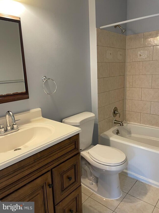 Building Photo - 9645 Homestead Ct