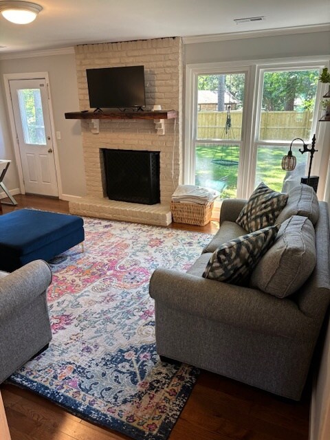 Building Photo - 747 Gypsy Ln