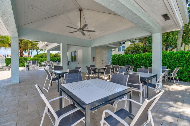 Building Photo - 2074 Mainsail Cir