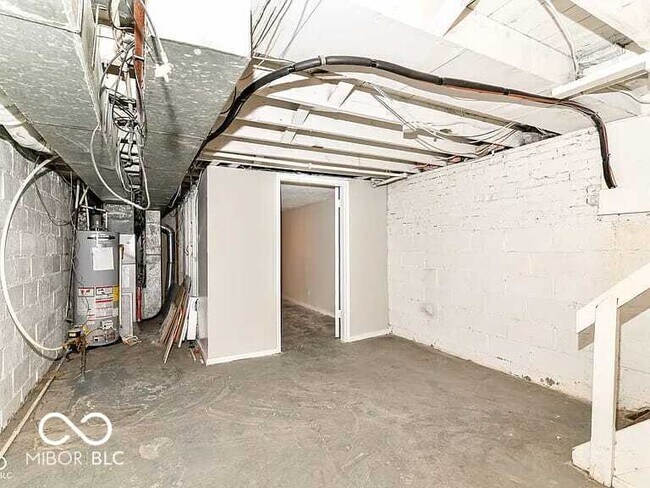 Building Photo - 3043 Broadway St