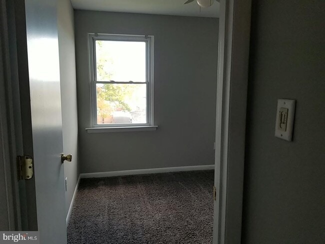 Building Photo - 142 Grand Dr