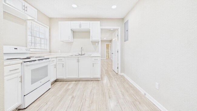 Building Photo - 2430 31st St