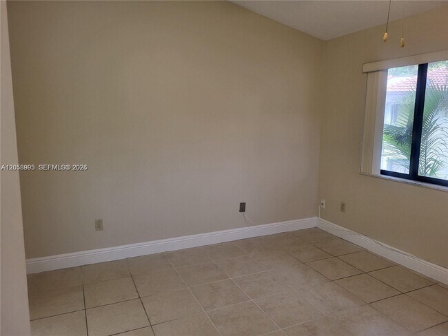 Building Photo - 9843 SW 138th Ave
