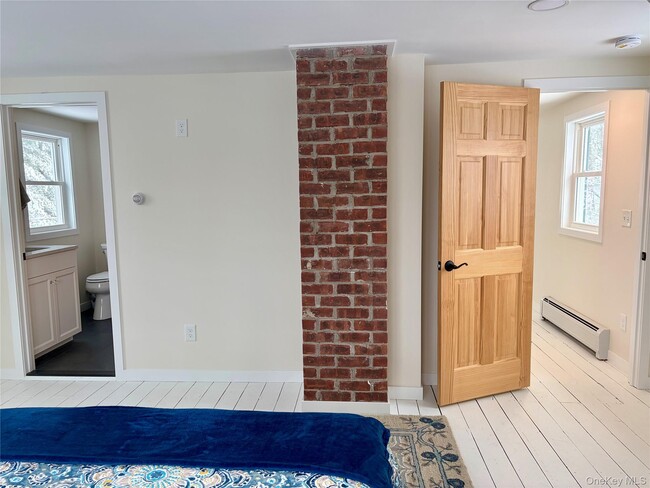 Building Photo - 156 Bloom Rd