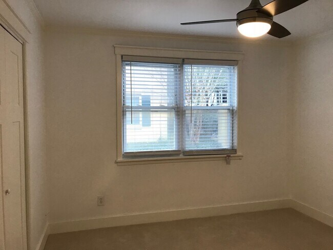 Building Photo - 117W-117 Wentworth Street