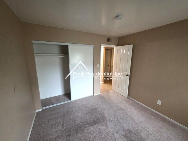 Building Photo - Norcade2912