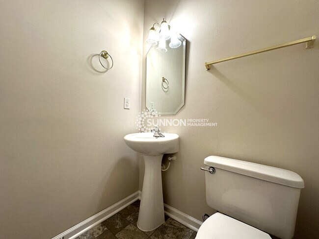 Building Photo - 4 Bed 2.5 Bath in Old Stone Crossing