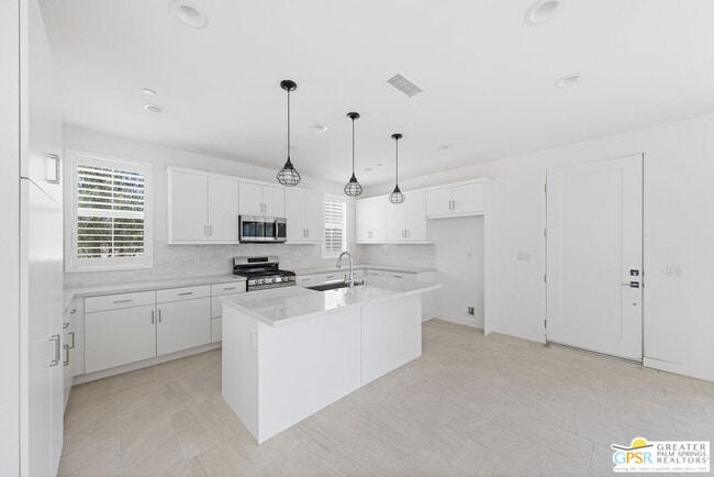 Building Photo - 35923 Hinksey St