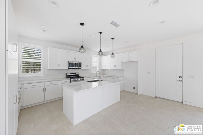 Building Photo - 35935 Hinksey St