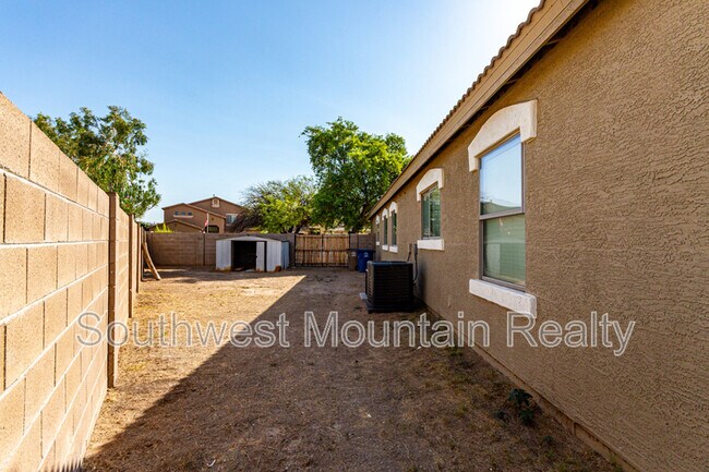 Building Photo - 21486 Via Del Oro