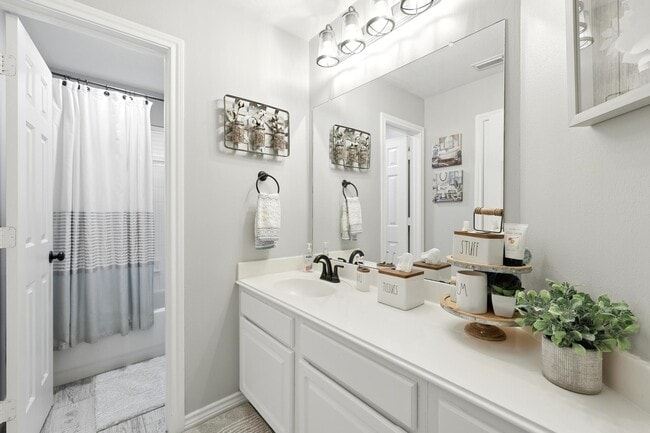 Building Photo - 12923 Lady Jane Ct