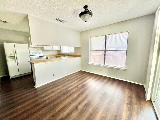 Building Photo - 8626 Serene Ridge Dr