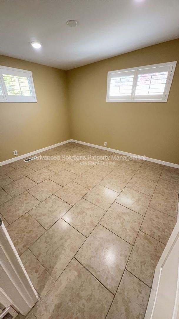 Building Photo - 967 Charlton Cir