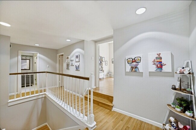 Building Photo - Stylish 3-Bed, 2.5-Bath Townhome with Fireplace & Move-In Ready Upgrades