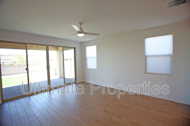 Building Photo - 13589 W Shifting Sands Dr